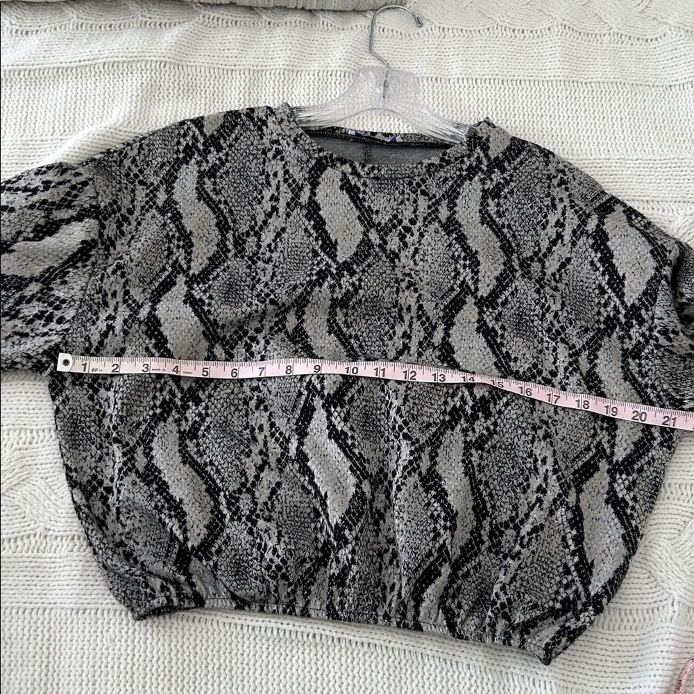 Zara snakeskin print cropped top size medium - Picture 4 of 7